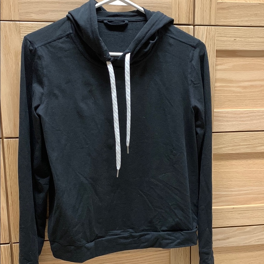Vuori Performance Hoodie